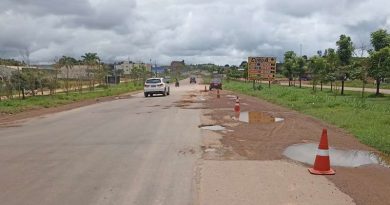 Perímetro urbano de novo progresso da BR  163 tomado por buracos e lama. (foto:Jornal Folha do Progresso)