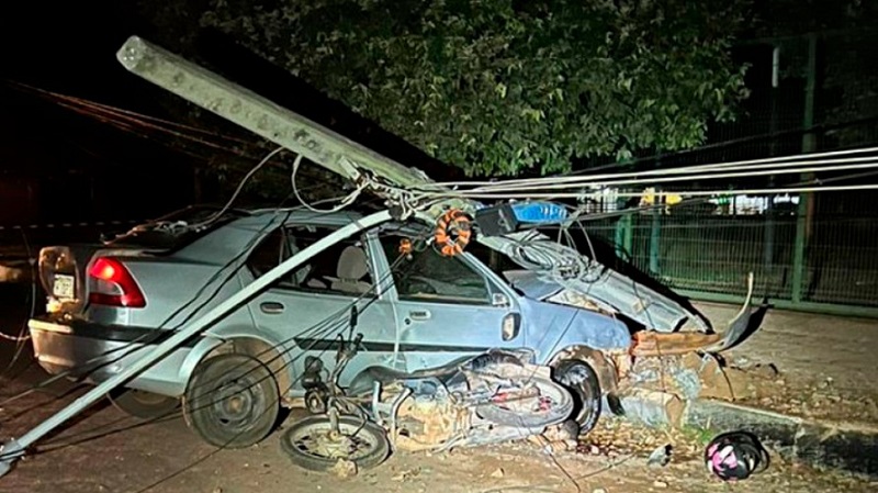 Alex morreu ainda no local, embaixo do carro (Foto:REprodução)