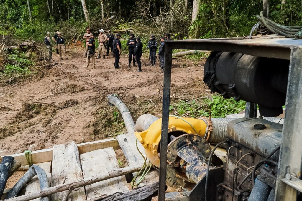 15951_2b5edeb2-f57f-a3b5-c853-8cefeecb2ead