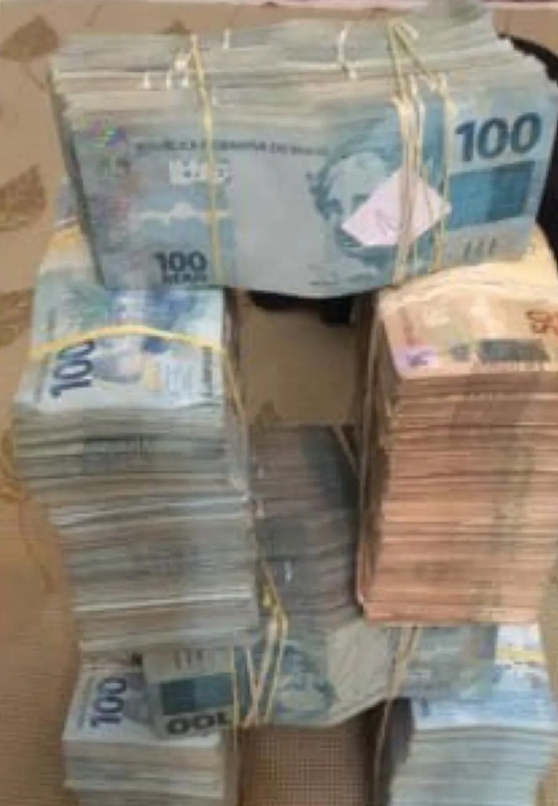Segundo a PF, foram apreendidos bens e valores que superam quantia de R$ 14 milhões — Foto: Polícia Federal 