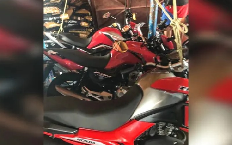 Motocicletas com documentação fiscal incorreta foram apreendidas pela Sefa em Óbidos, no PA — (Foto: Ascom Sefa / Divulgação)