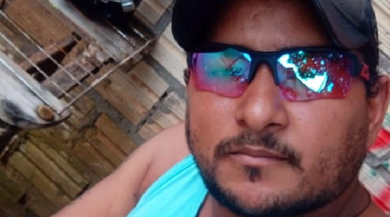 O atirador não teve a identidade identificada pela polícia, foi reconhecido e teve foto divulgada nas redes (Foto: Reprodução)