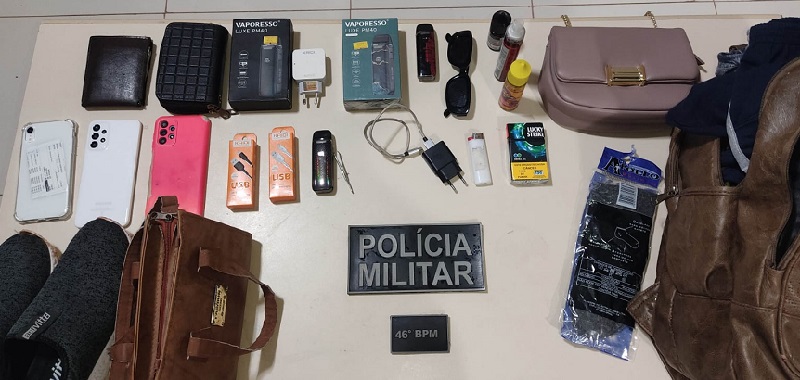 Policia Militar recupera objetos furtados e mulher em via pública de Novo Progresso. (foto: Divulgação PM)
