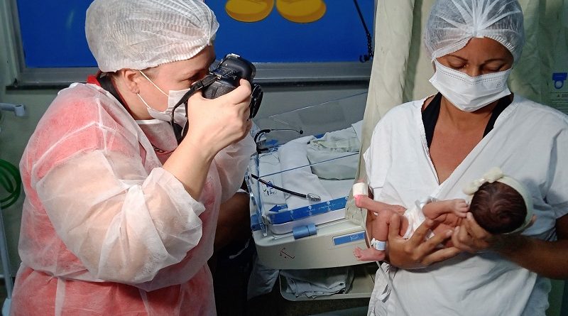 Fotografa Nubia Suriane registra bebês prematuros no HRSP. Fotografia AscomHRSP (1)
