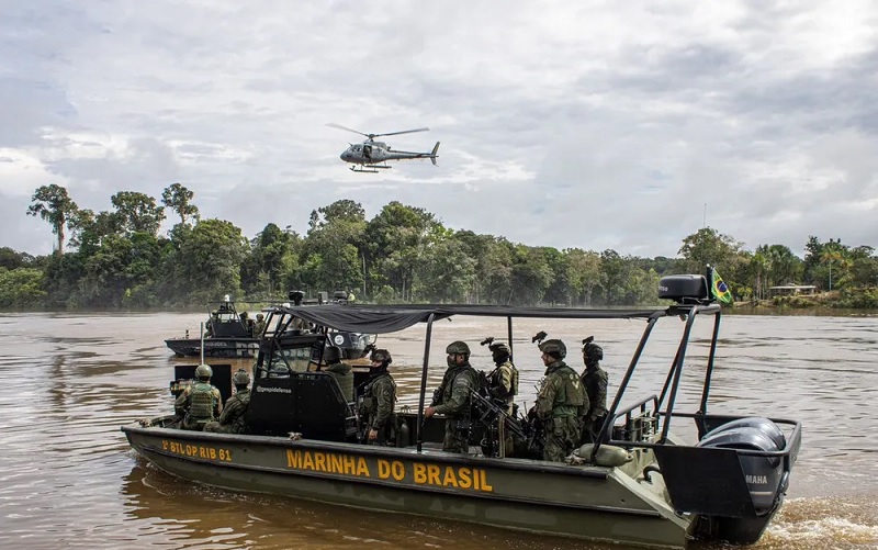  Militares navegam por rio no Amazonas durante a 'Operação Ágata Amazônia – Comando Conjunto Uiara' — Foto: Comando Conjunto Uiara