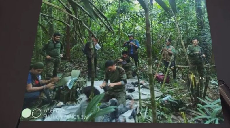 Presidente da Colômbia diz que crianças desaparecidas após acidente foram encontradas na selva. — Foto: TV Globo/Reprodução