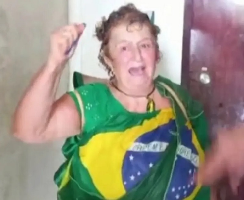 Maria de Fátima Mendonça Jacinto Souza aparece em um vídeo invadindo o Planalto — Foto: Foto: Redes Sociais/Reprodução