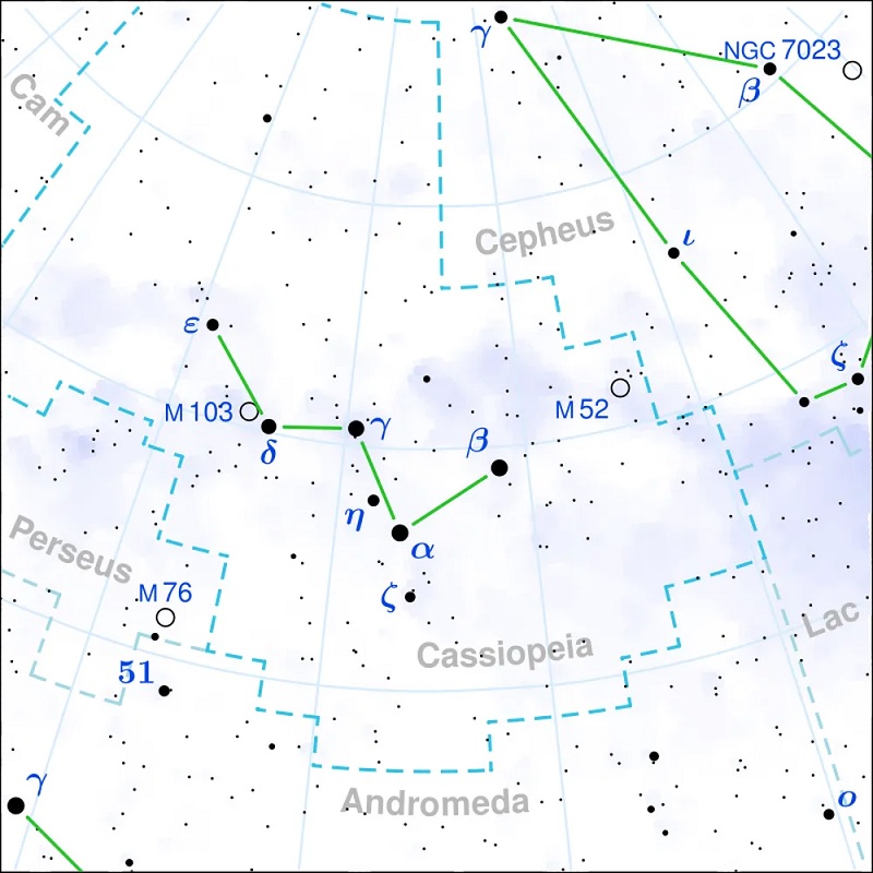 Constelação de Cassiopeia, na forma da letra 'w', ao lado esquerdo da constelação de Perseus. — Foto: Reprodução/Wikipedia