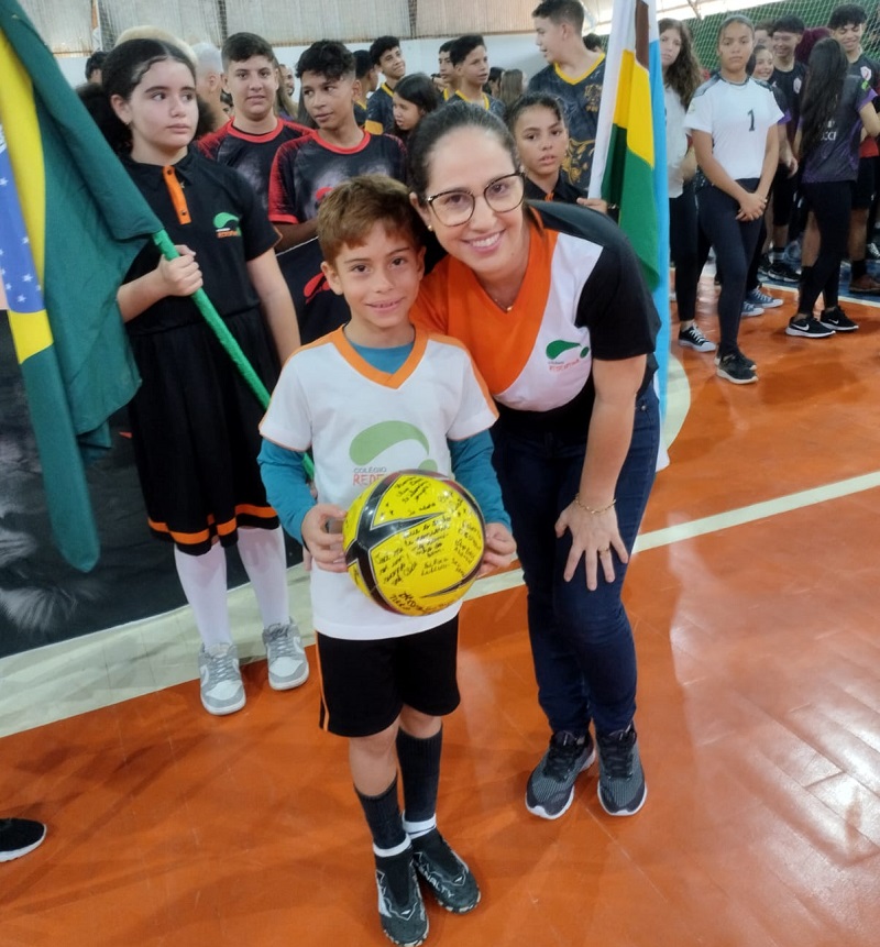 Alunos da escola Redentor , em homenagem ao atleta Homero (Foto:Via WhatsApp)