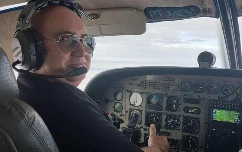 A aeronave era pilotada por Cláudio Atílio Mortari, que era natural de São Paulo, mas também morava em Itaituba, no Pará. De acordo com trabalhadores da empresa, Cláudio morava no Pará desde a década de 80.  Claudio Atílio Mortari - piloto — Foto: Arquivo pessoal