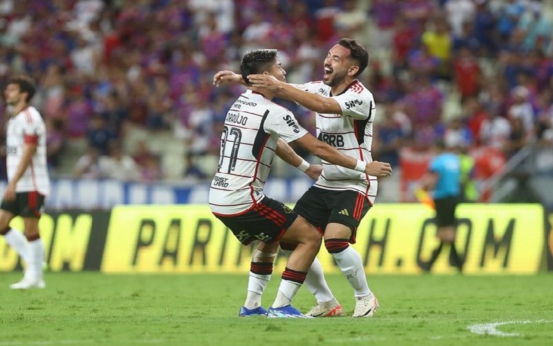 Futebol Flamengo volta a derrotar Grêmio e está na decisão da Copa do  Brasil Arrascaeta marca de pênalti e Rubro-Negro vence por 1 a 0 no  Maracanã ‣ Portal Terra da Luz