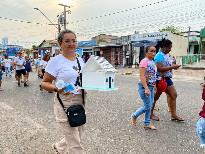 Ivonete Maia está pagando promessa. — Foto: Kamila Andrade/g1