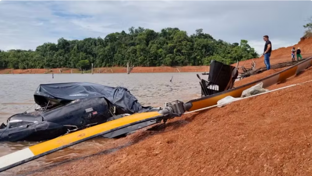 Helicóptero que estava desaparecido no Pará caiu e deixou três vítimas — Foto: Dione Freires/TV Liberal
