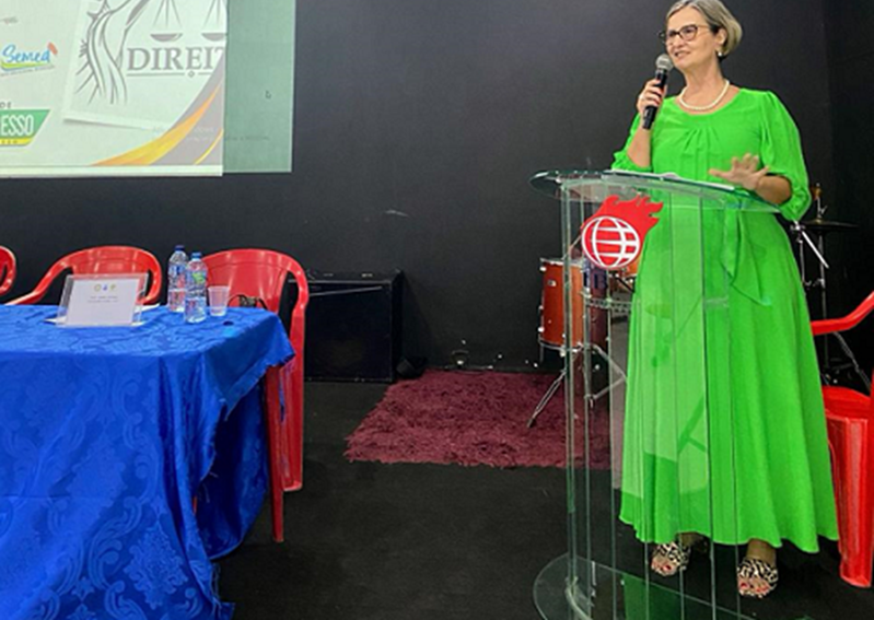  Professora Marlene Escher Furtado proferiu aula inaugural sobre “O Ensino Jurídico na Região Oeste do Pará”. 