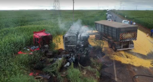 Acidente entre caminhonete e caminhão na MT-249 — Foto: Djeferson Kronbauer