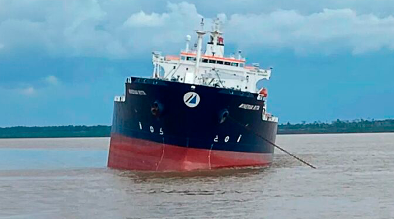 Navio-encalhado-e1701790073540-768x443.jpg