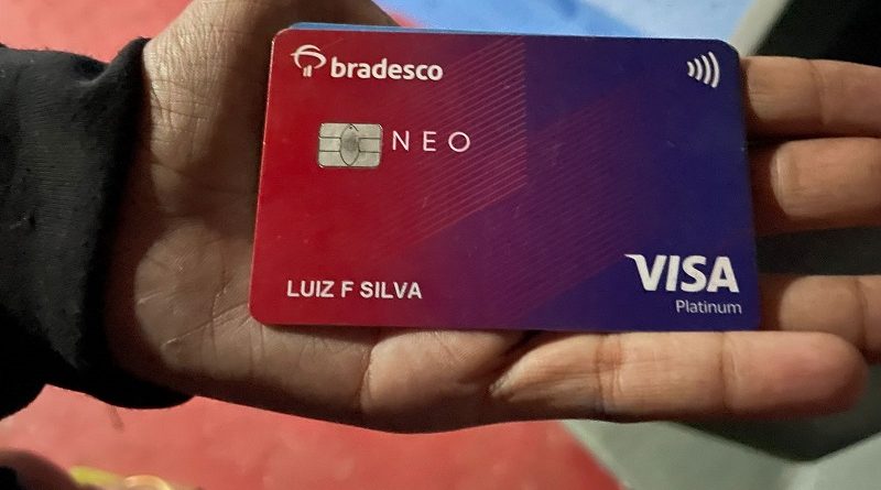 Um cartão com o nome de Luiz F. Silva foi encontrado junto com o corpo (Foto:Via WhatsApp/Jornal Folha do Progresso.