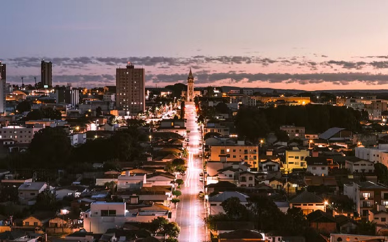 Entardecer na cidade de Araxá, em Minas Gerais — Foto: GutoSantos/Getty Images