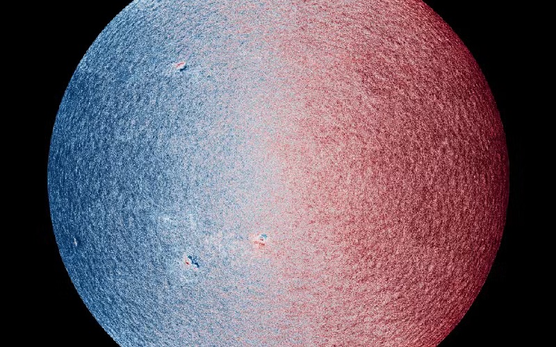 Mapa de velocidade do Sol, também chamado de ‘tachograma’. Ele mostra a velocidade e a direção do movimento do material na superfície visível do Sol. — Foto: ESA & NASA/Solar Orbiter/PHI Team