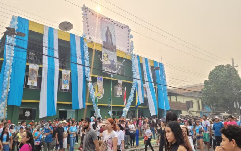 Sindicato dos Estivadores ornamentado em homenagem à Nossa Senhora da Conceição — Foto: Sílvia Vieira / g1