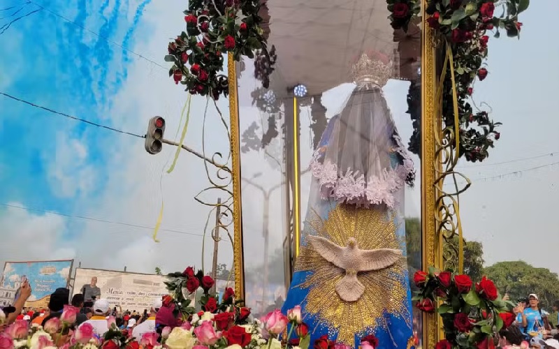 Nossa Senhora da Conceição é homenageada pelo Sindicato dos Estivadores em Santarém — Foto: Silvia Vieira/g1 
