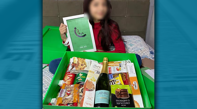 Criança que recebeu um kit por ter faturado R$ 100 mil na Kiwify. — Foto: Reprodução/Instagram