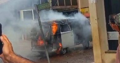 Veiculo-pega-fogo-no-centro-de-Altamira-1-768x755