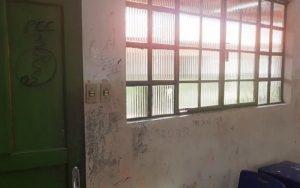 Pichação com símbolo do PCC em escola pública de Marabá (PA)