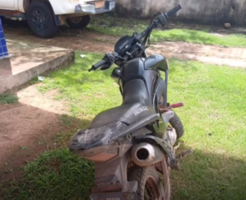 Veículos e objetos recuperados pela Policia Militar (Foto: Divulgação)