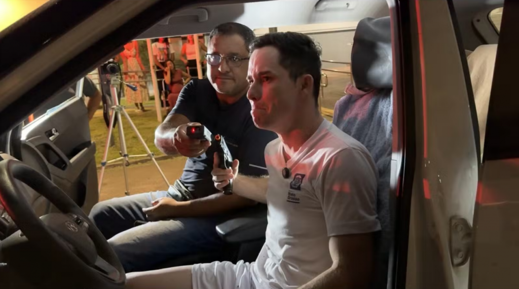 O médico e namorado da vítima Bruno Felisberto do Nascimento Tomiello  de 29 anos participa da simulação do crime  realizada pela Politec Foto- Reprodução (1)