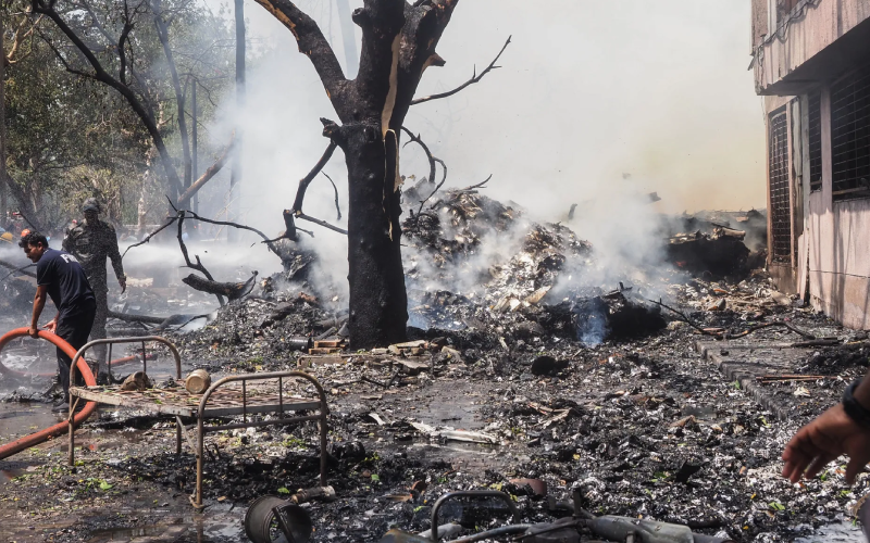 Das 242 pessoas, 217 são adultos, 11 crianças e dois bebês. | © REUTERS/Amit Dave