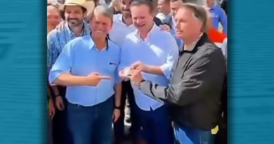 bolsonaro entrega medalha a kassab
