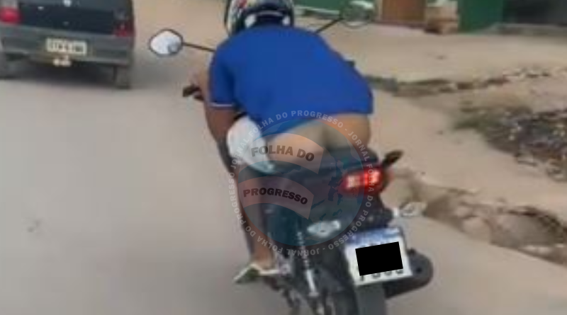 homem com bunda de fora