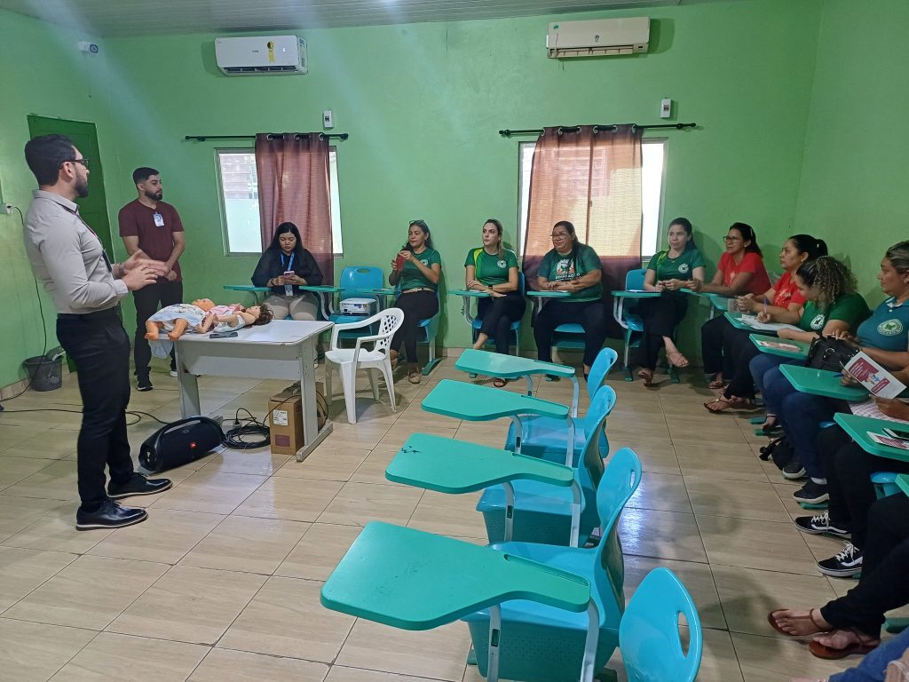 Cerca de 15 profissionais participaram do curso.