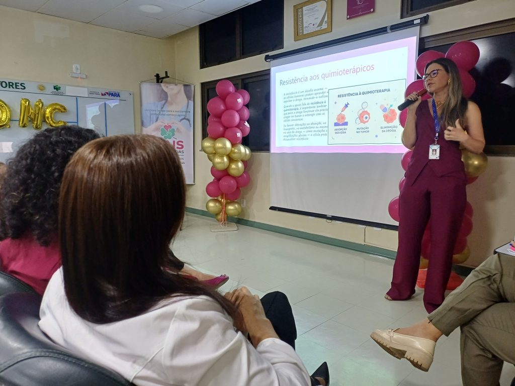Médica-Kamila-Silva-foi-uma-das-palestrantes.jpg