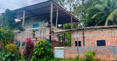 Imóvel na Comunidade do Abelha, região ribeirinha próxima a Manaus (Crédito: Divulgação Aldeias Infantis SOS)