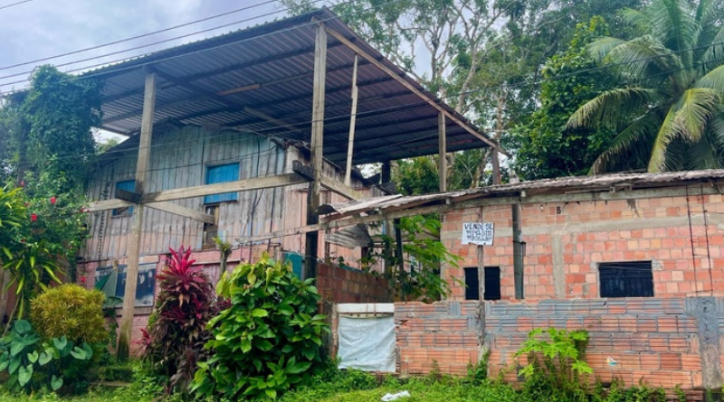 Imóvel na Comunidade do Abelha, região ribeirinha próxima a Manaus (Crédito: Divulgação Aldeias Infantis SOS)