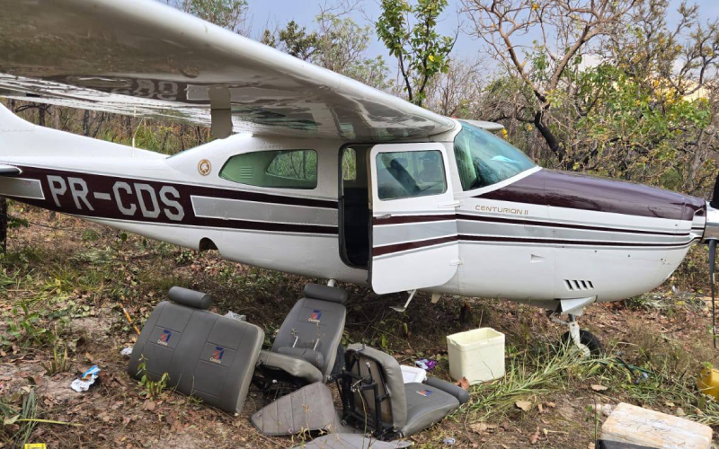 FAB recupera aeronave que poderia ser usada para transporte internacional de drogas (Foto:Reprodução/Divulgação FAB)