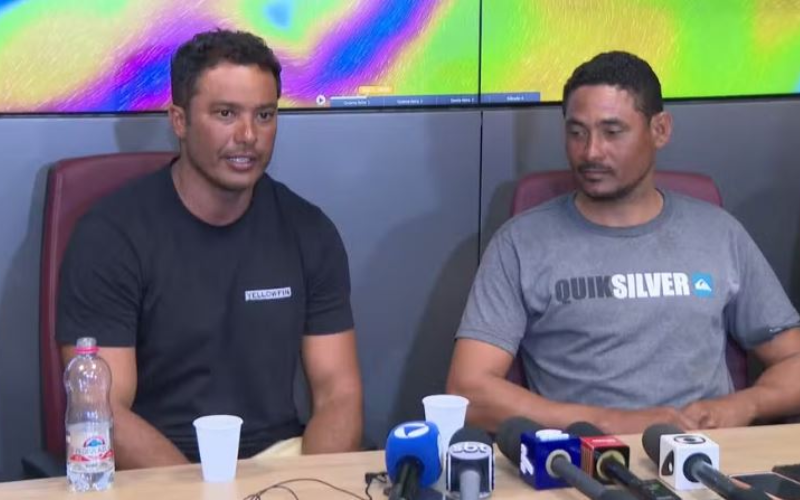 Maikel Araujo dos Santos, de 42 anos e Ronald Menezes relataram para a imprensa sobre momentos à deriva no mar — Foto: Reprodução/TV Gazeta
