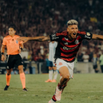 Carrascal decide, e Flamengo vence Racing no Maracanã pela Libertadores