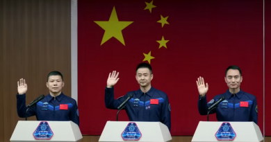 Astronautas chineses retornam à Terra após mais de seis meses no espaço