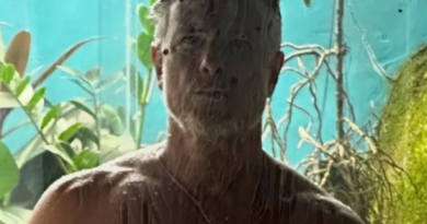 Marcello Novaes exibe foto nu e ator famoso reage: ‘Tá perdoado’