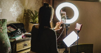 Na China, nova lei exige que influenciadores tenham diploma para falar sobre assuntos profissionais