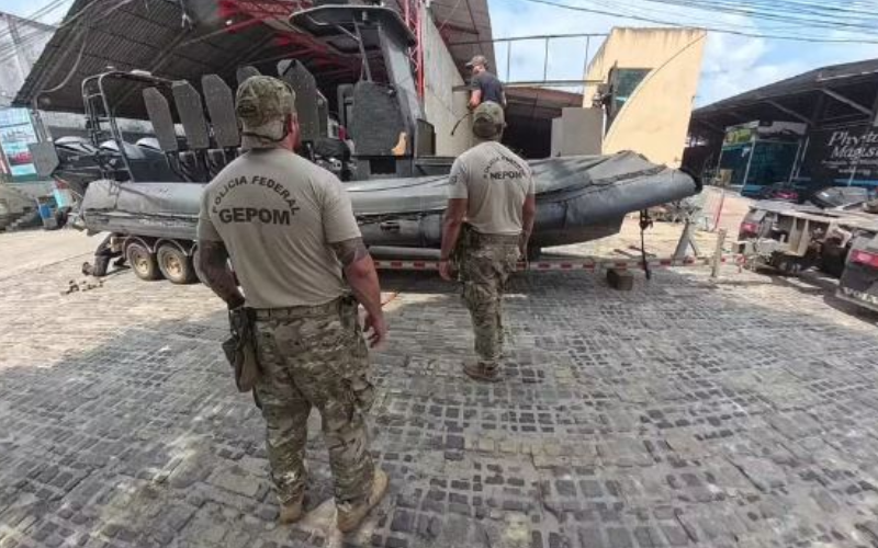 lancha tática blindada da Polícia Federal — Foto: Ascom/PF